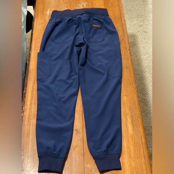 Monarch Navy Scrubs Set - Picture 5 of 8